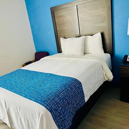 Travelodge By Wyndham Gallipolis Εξωτερικό φωτογραφία