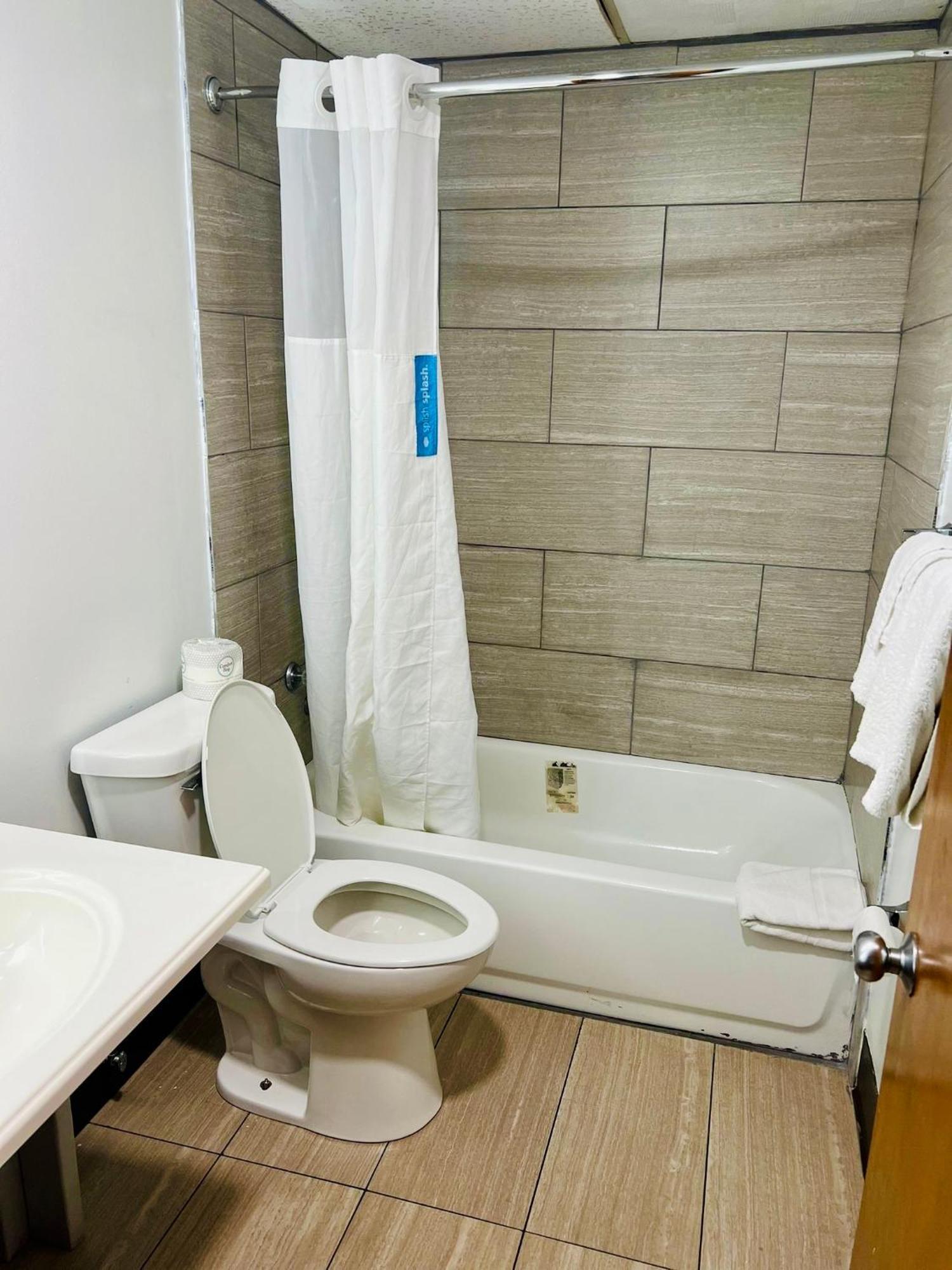 Travelodge By Wyndham Gallipolis Εξωτερικό φωτογραφία